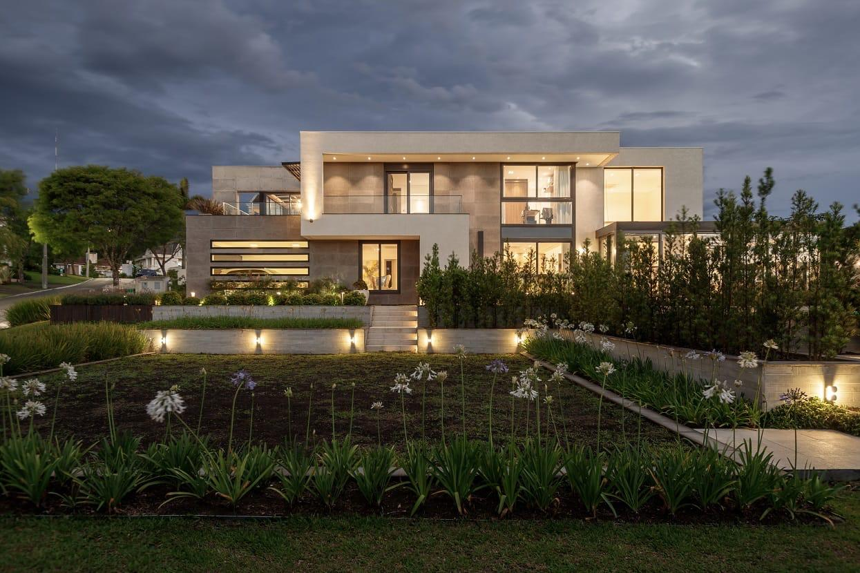 Projetos e reformas para obras comerciais em Curitiba.